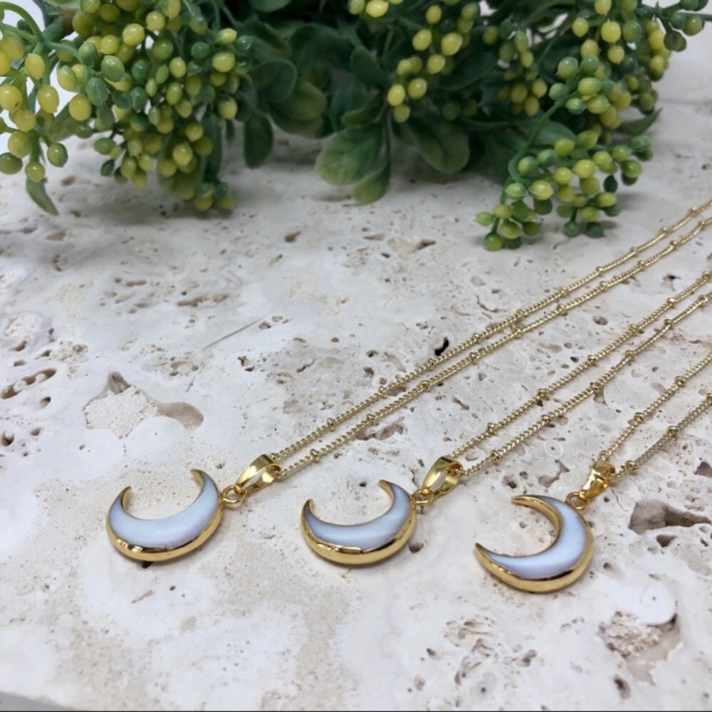 🆕Ayla | Crescent Moon Pendant 14K Gold Necklace - Picture 8 of 8
